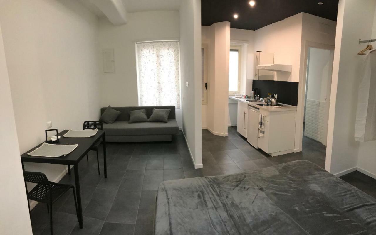Ale 160 Grey Apartment *