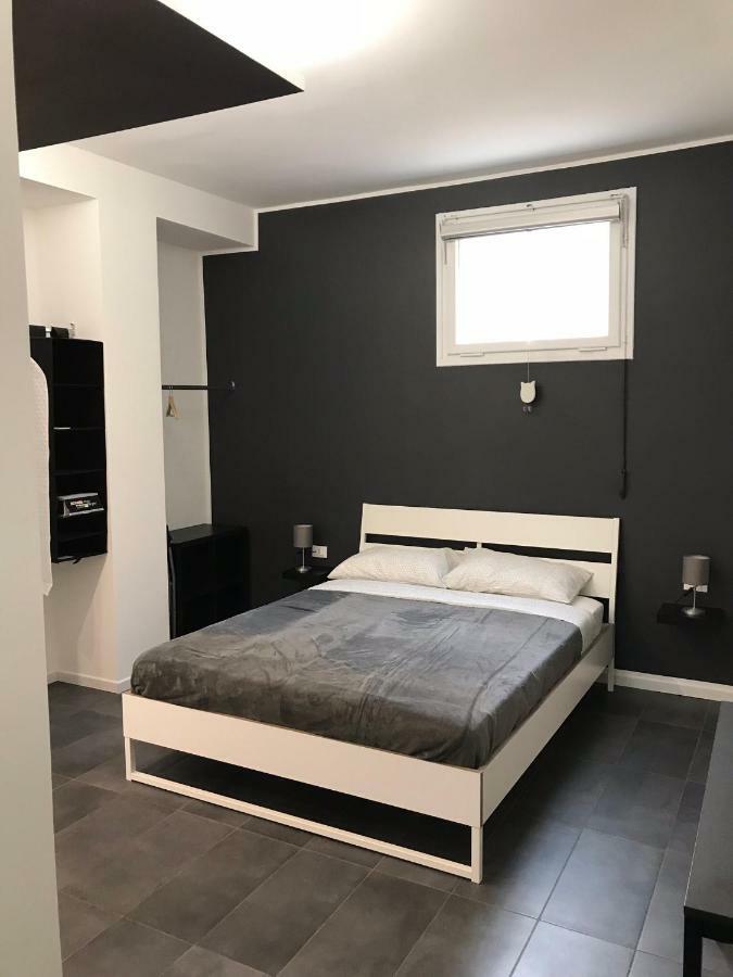 Ale 160 Grey Apartment *